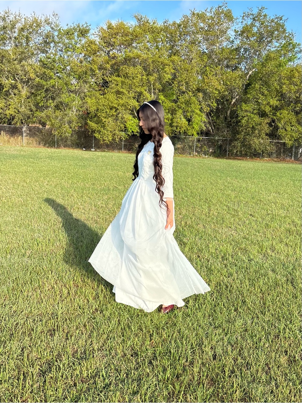 Affordable modest Dainty Jewells wedding dress - Picture 7 of 9